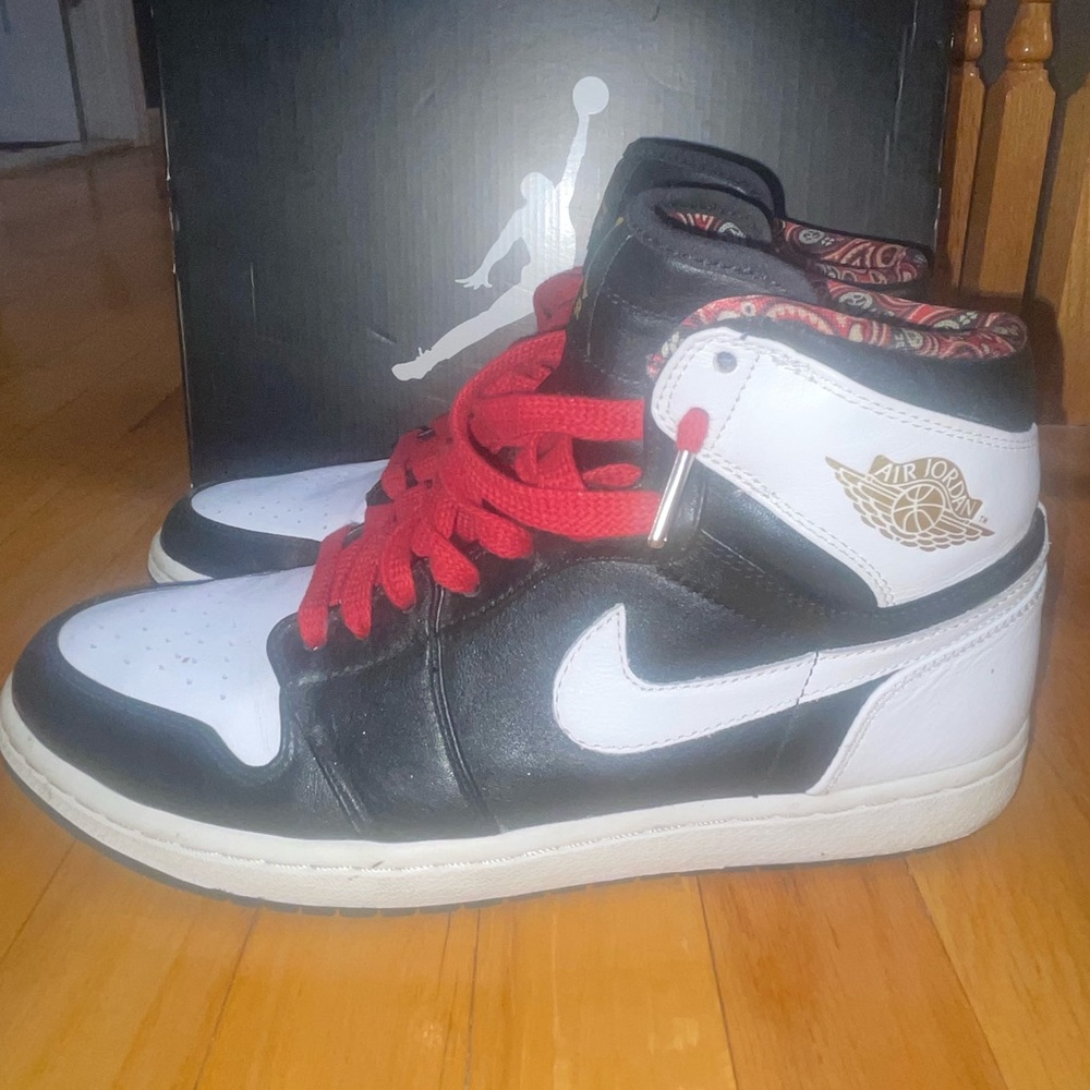 Nike Air Jordan 1 Sneaker - Picture 4 of 7
